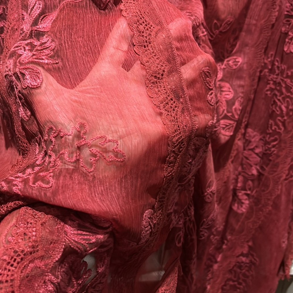 Ddr Lace Poncho S/M - image 2